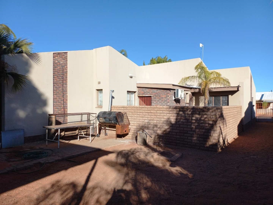 5 Bedroom Property for Sale in Blydeville Northern Cape
